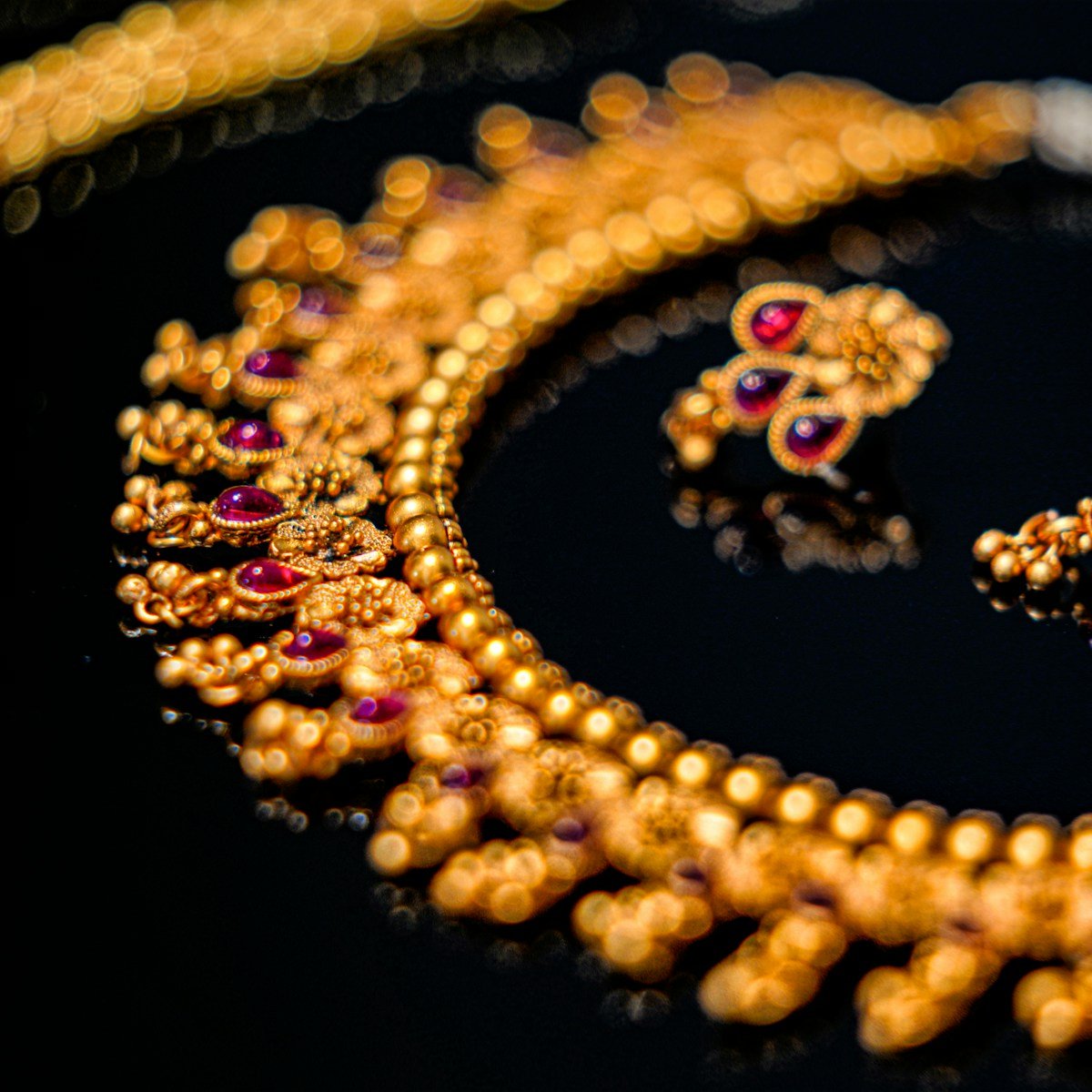 Roseleaf Drape Necklace